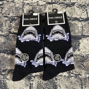 Fun Circle Men's Jaws Shark Ocean Sox size 10-13 Crew Socks 2 Pair Shoe sz 6-12